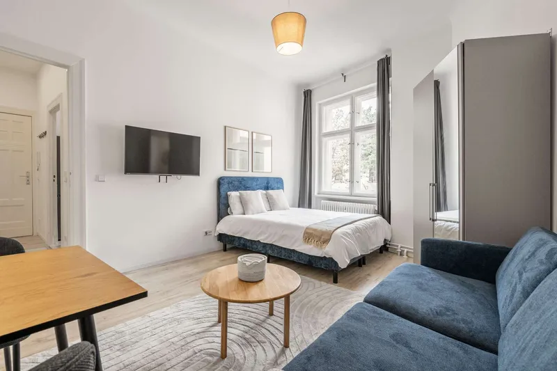 Beeindruckende 1-Zimmer Wohnung in Wedding - voll möbliert — photo 1